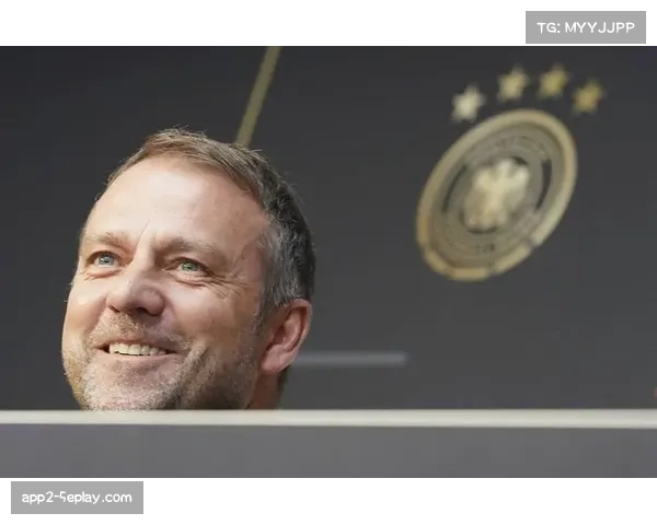 弗里克接受杂志采访，谈及德国国家队选材对“肋部创造力”的看重